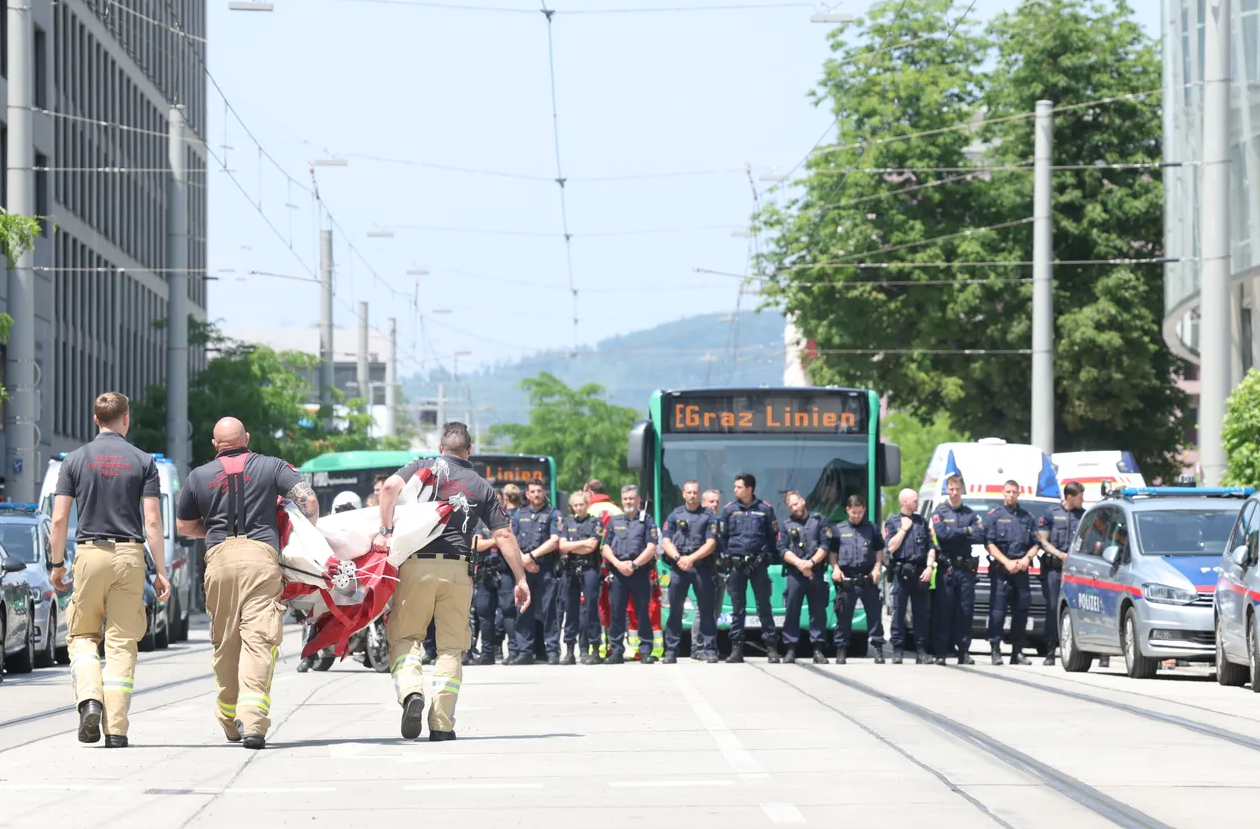 Avusturya’da Okula Saldırı | On Kişi Hayatını Kaybetti