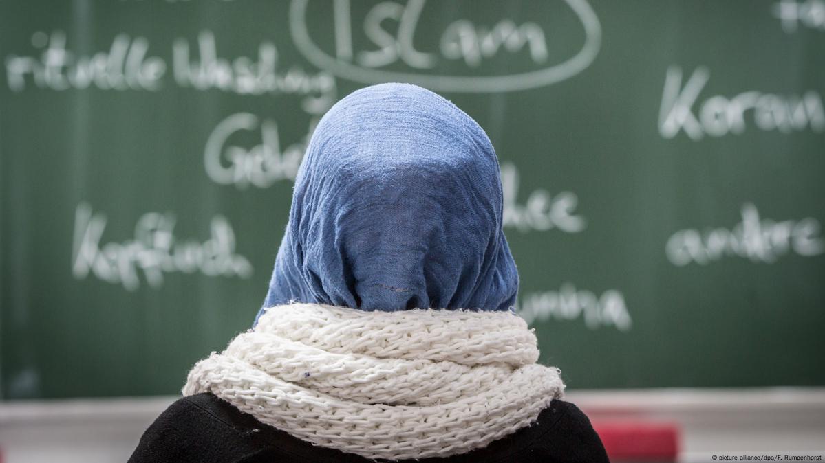 Die Tochter, das Tuch und der Staat