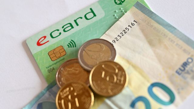 E-Card, Pasaport ve Ehliyet Ücretlerine Zam Geldi