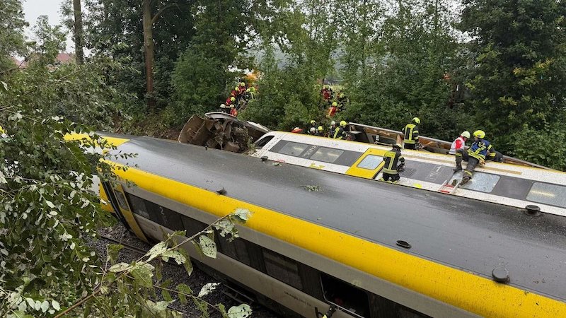 Almanya’da Tren Kazası | Ölü ve Yaralılar Var