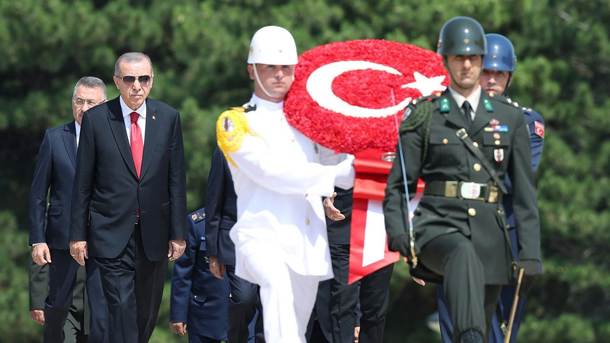 Erdoğan: “Emanetiniz olan Türkiye Cumhuriyeti tam bir emniyet içindedir”