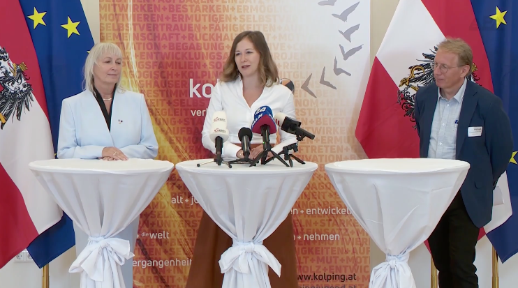 Aileler için internet üzerinden danışmanlık genişletiliyor ve tek bir platformda toplanıyor