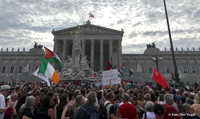 Avusturya Parlamentosu Önünde Gazze Protestosu