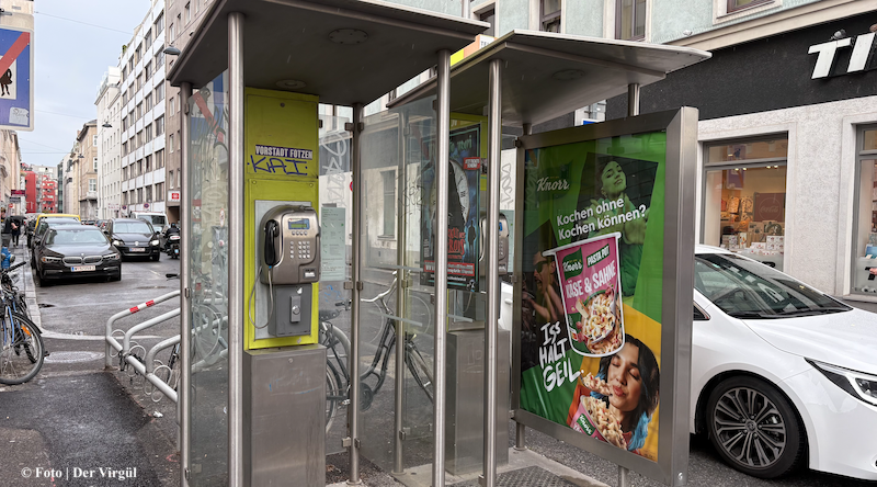 Von Telefonzellen zu Videoanrufen: Die Kommunikationsreise der Migrant:innen