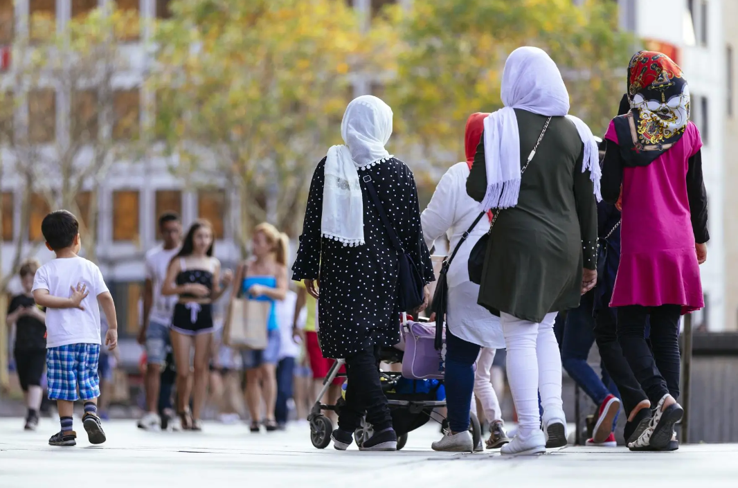 Başörtüsü Yasağında Yeni Düzenleme | 1.000 Euroya Kadar Ceza