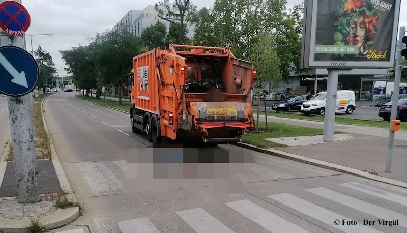 Viyana’da Çöp Kamyonu Yayaya Çarptı | Kadın Ağır Yaralı