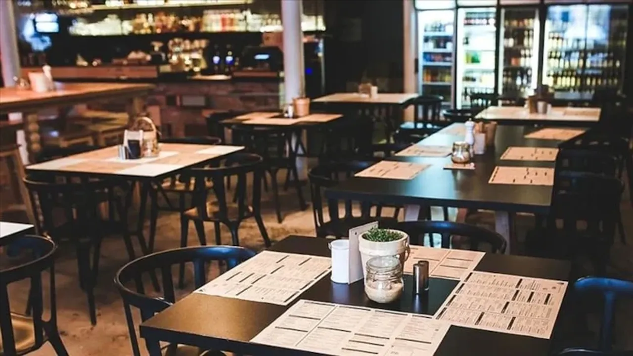 Restoran hesabına telefon şarj ücreti eklendi