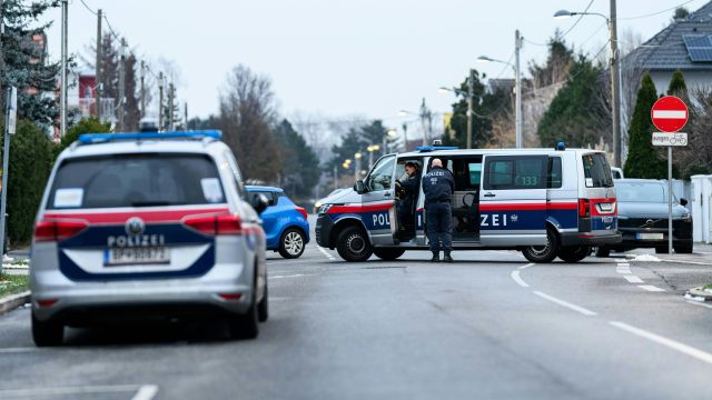 Viyana’da Ev Sahibi Çatı Ustalarını Silahla Vurdu