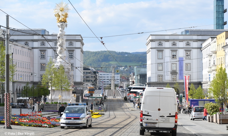 Linz’de Dehşet Dolu Gece | Ehliyetsiz Anne, 9 Yaşındaki Kızıyla 145 km/s Hızla Polisten Kaçtı