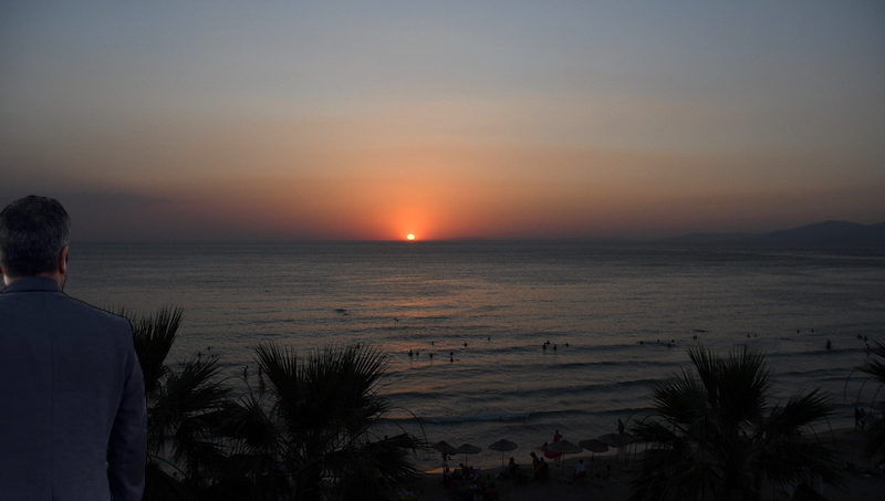 Bir gün ömrüme gel desem gelir misin? | “Seni ve senin o büyük aşkını çok seviyorum…”