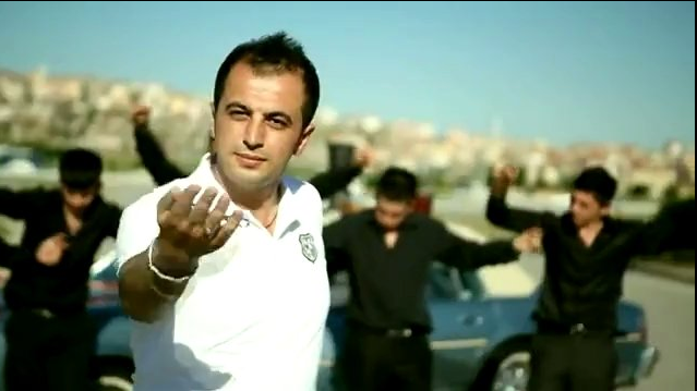 Türkü ve Diyalektikle Hayatı Tespih Yapmak