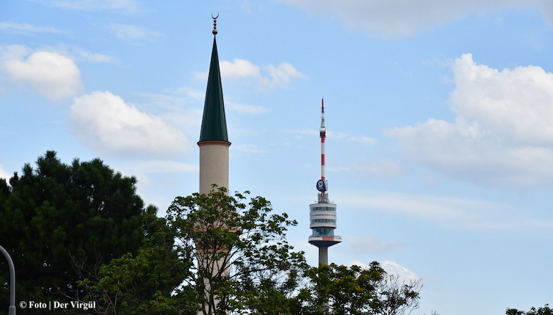 Siyasal İslam Dokümantasyon Merkezi |“İslamcı sosyal medya fenomenleri genç kızları hedef alıyor”