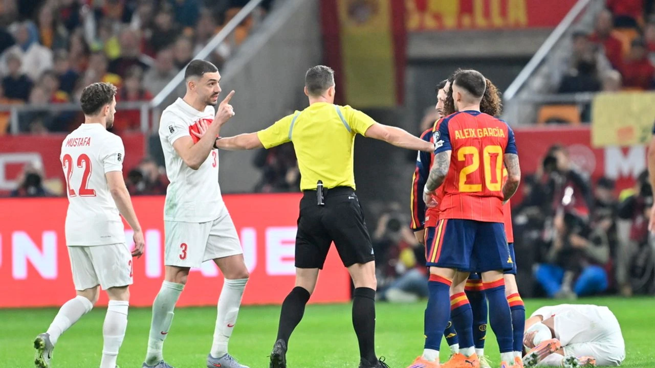 Türkiye Milli Takımı Soyunma Odasında Hırsızlık Şoku