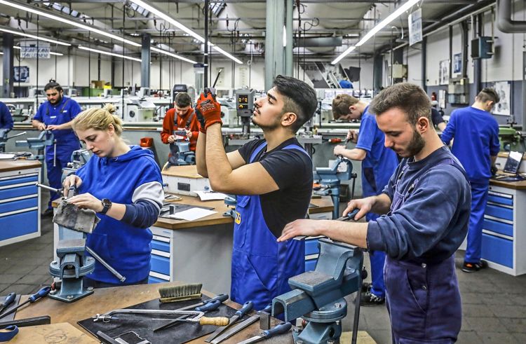 Avusturya Ekonomisi Yüksek Yatırımlara Rağmen Harekete Geçemiyor