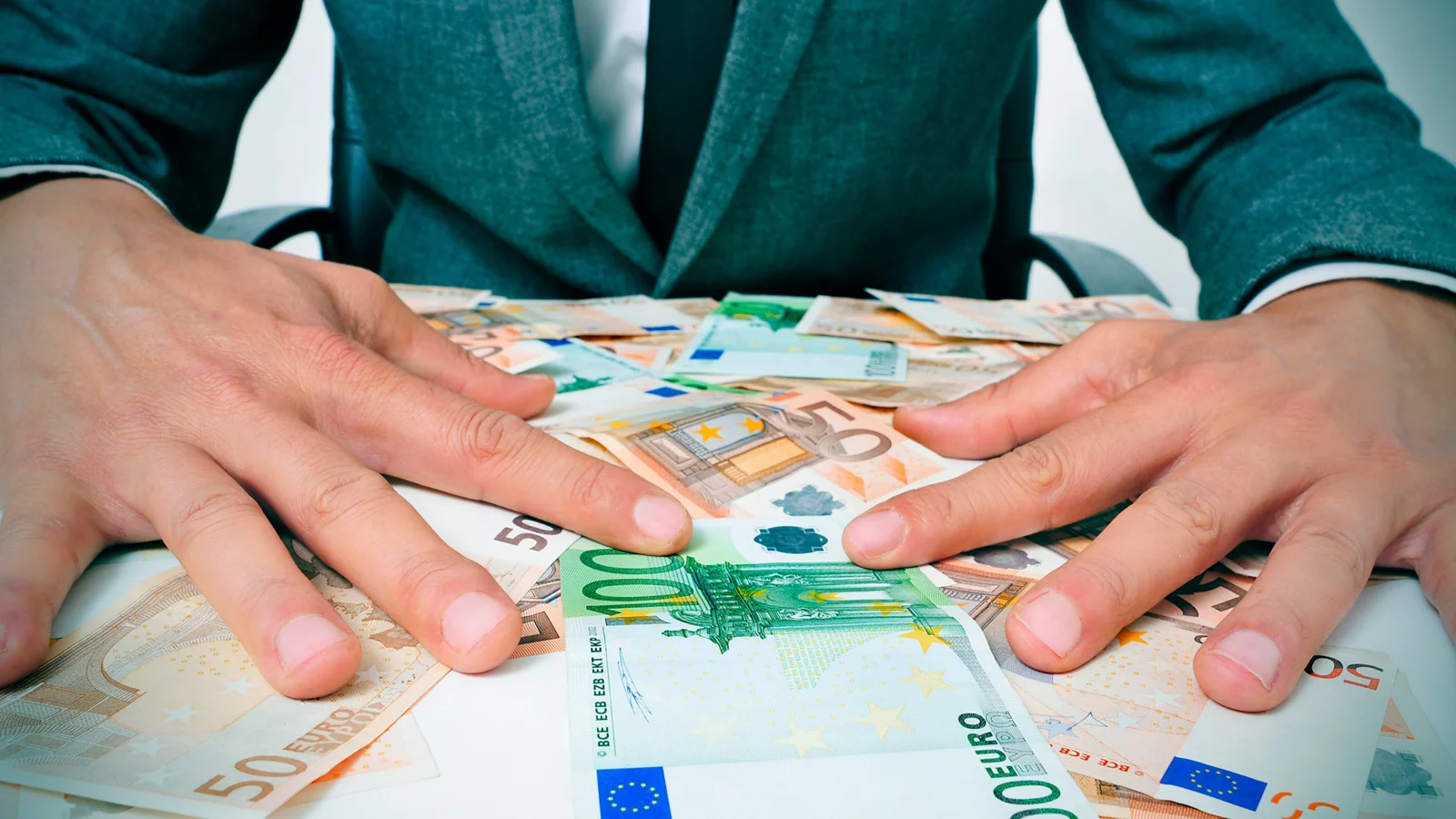 Avusturya Sendikalar Birliği, Bankaları Emeklilikte Korku Yaratmakla Suçladı