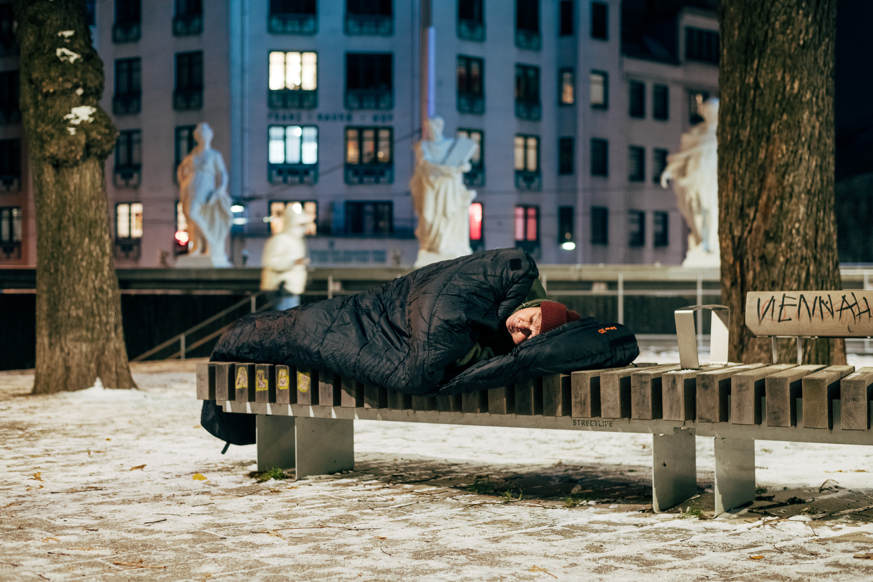 Avusturya’da Evsizler Donma Tehlikesi Altında