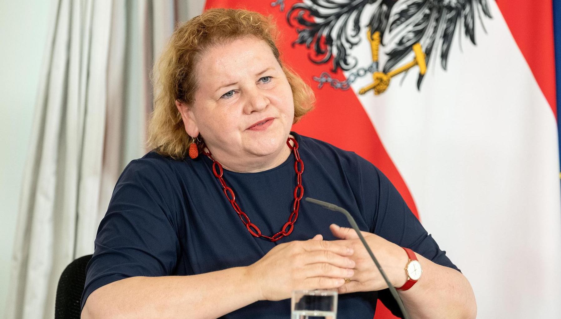 Sağlık Bakanı Schumann: “Sağlık Sisteminde Çözülmesi Gereken Sorunlar Var”