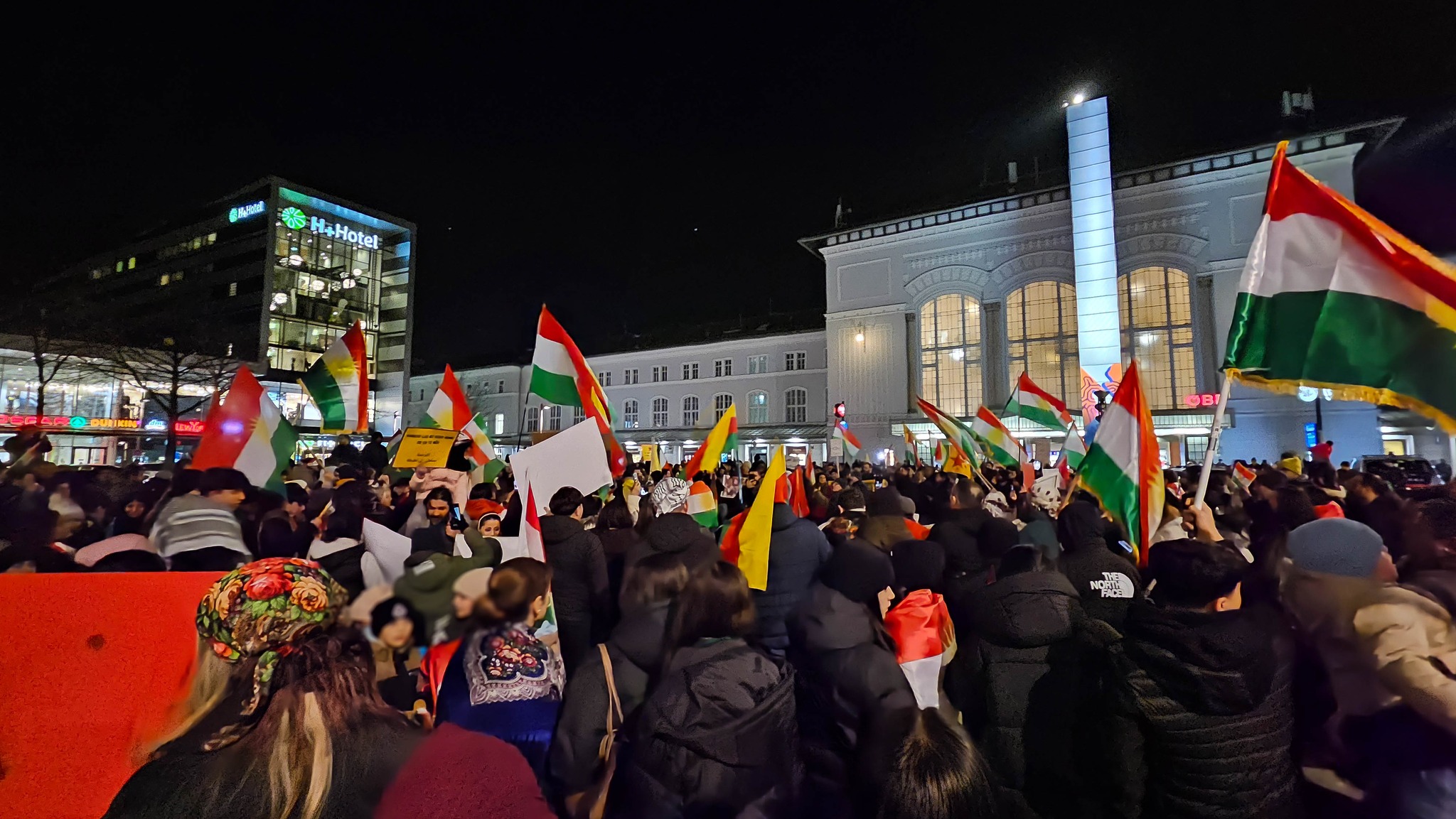 Avusturya ve Almanya’da SDG Yanlısı Gösteriler