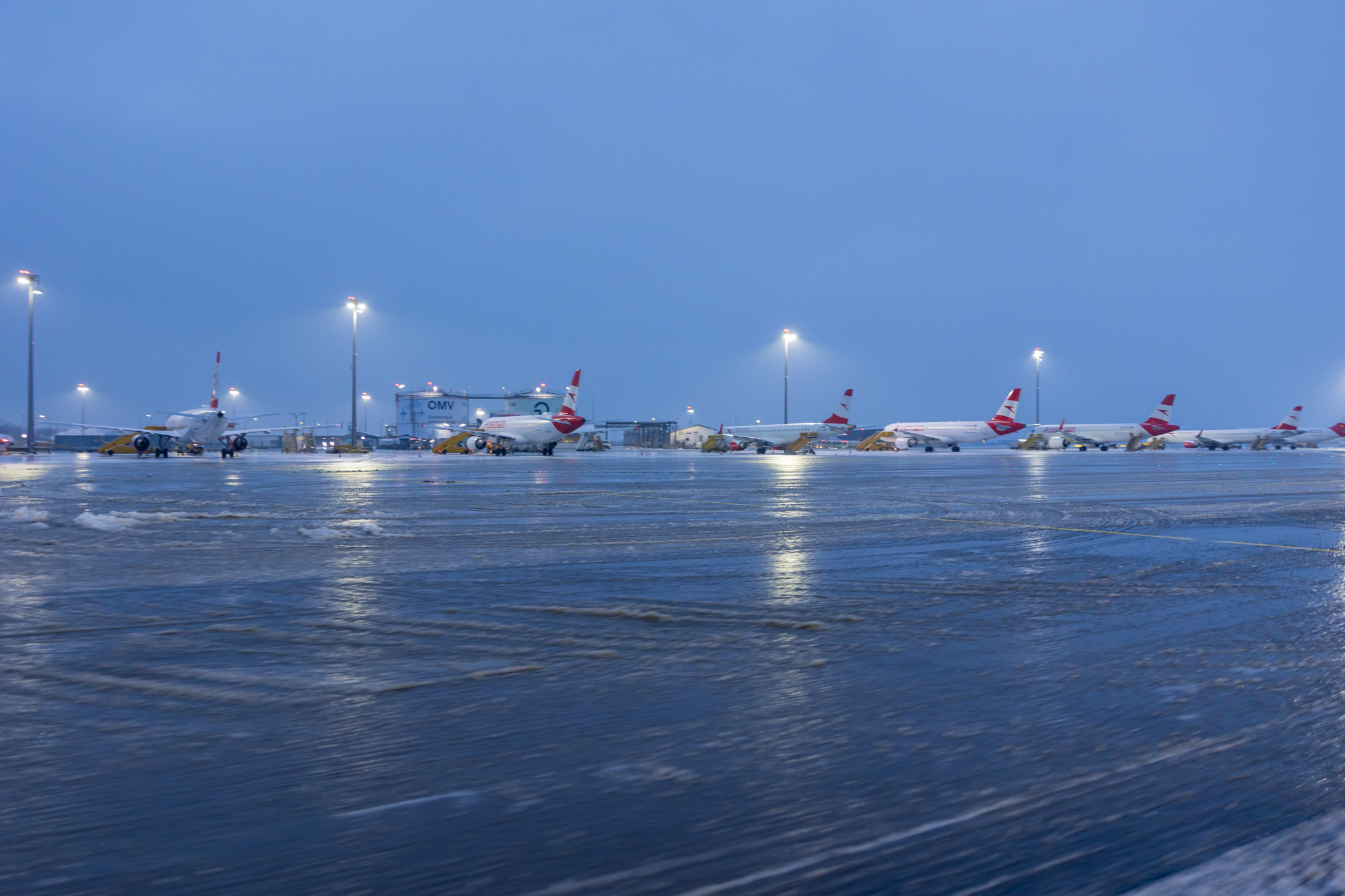 Buzlanma nedeniyle Viyana Havalimanı kapatıldı