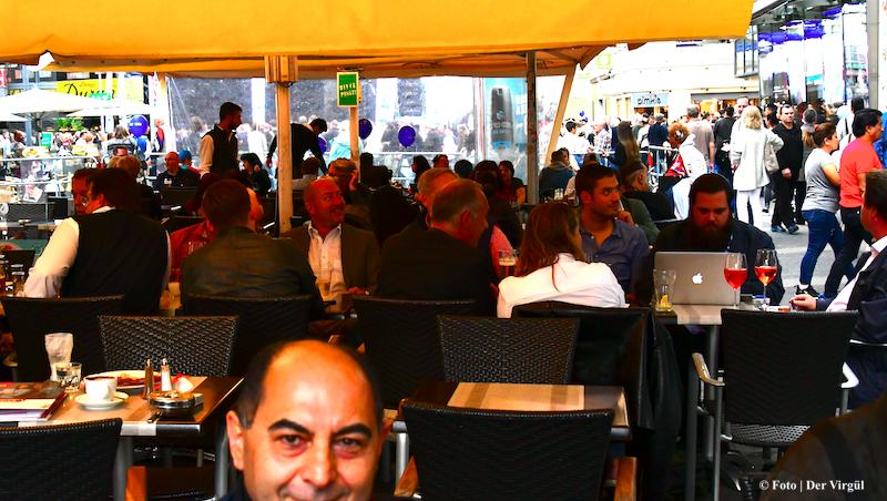 FPÖ |  Rückkehr zu den Wurzeln und die Türken, die sie unterstützen