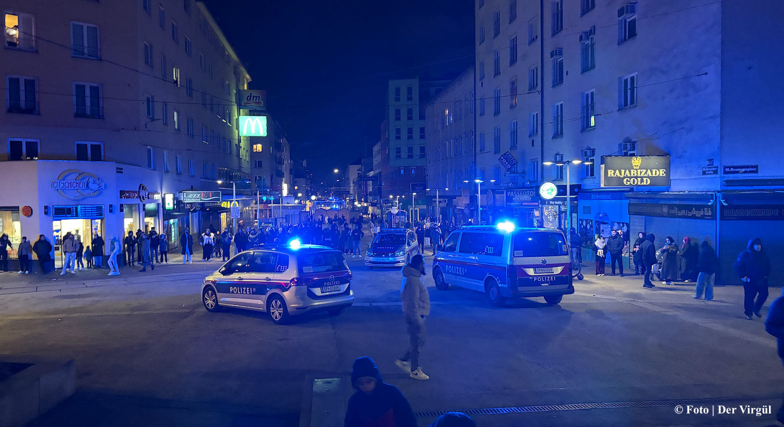 Viyana’da yılbaşı gecesi | Dans, kalabalık ve Reumannplatz’ta tabanca alarmı