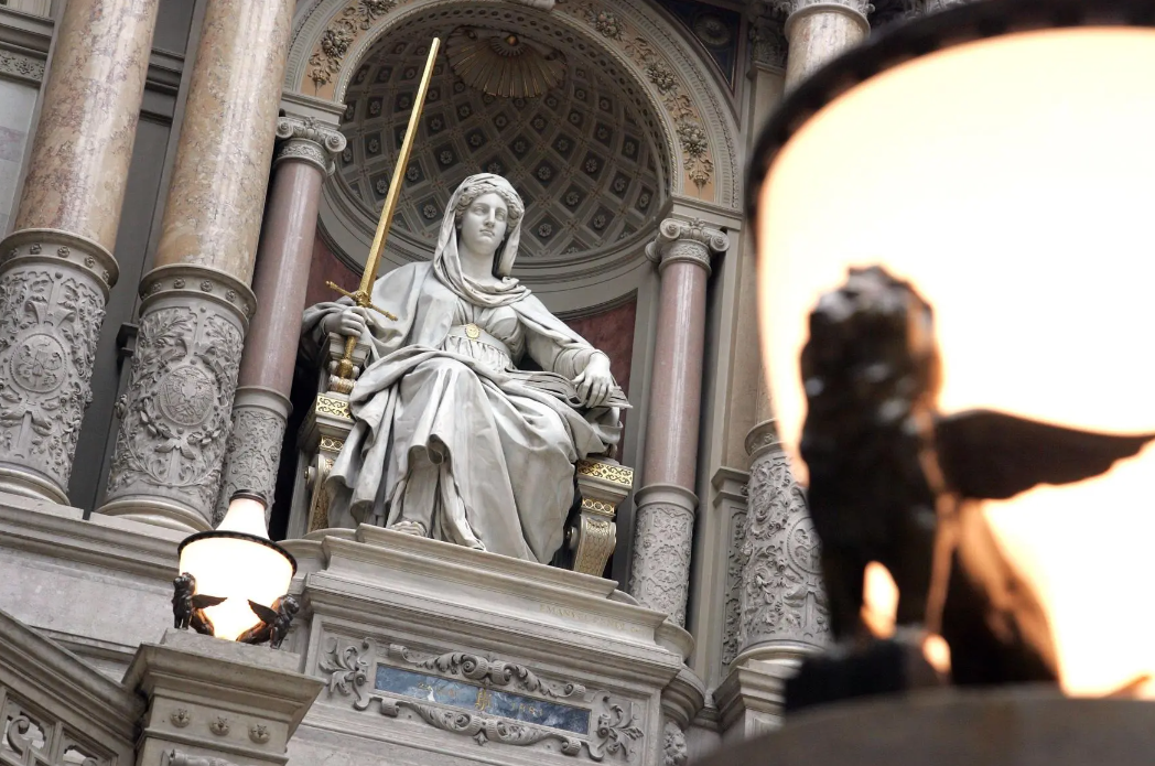 FPÖ’den Adalet Sistemine Yüklenme | “15 Bin Fazla Mesai, Binlerce Hastalık İzni”