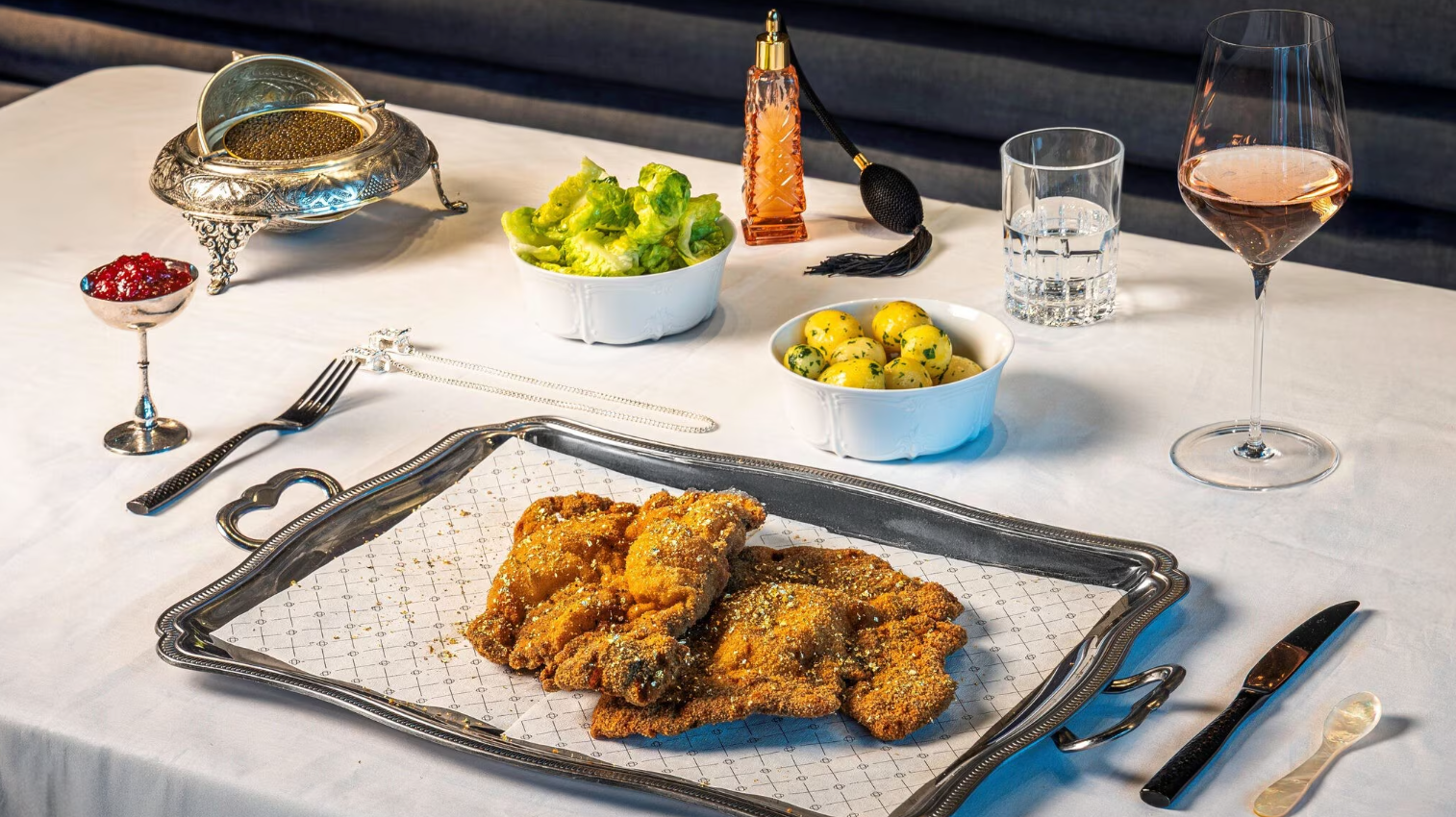 Viyana’da 395 Euro’luk altın ve havyarlı ‘Schnitzel’