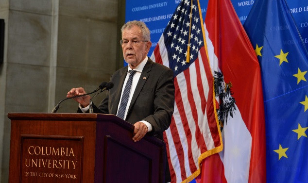 ABD’li siyasetçilerden Van der Bellen’in 2017’deki başörtüsü açıklamasına küfürlü tepki