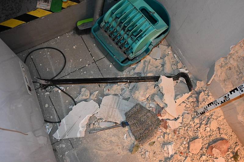 Viyana’da iş yeri duvarını delerek girmeye çalışan hırsızlar yakalandı