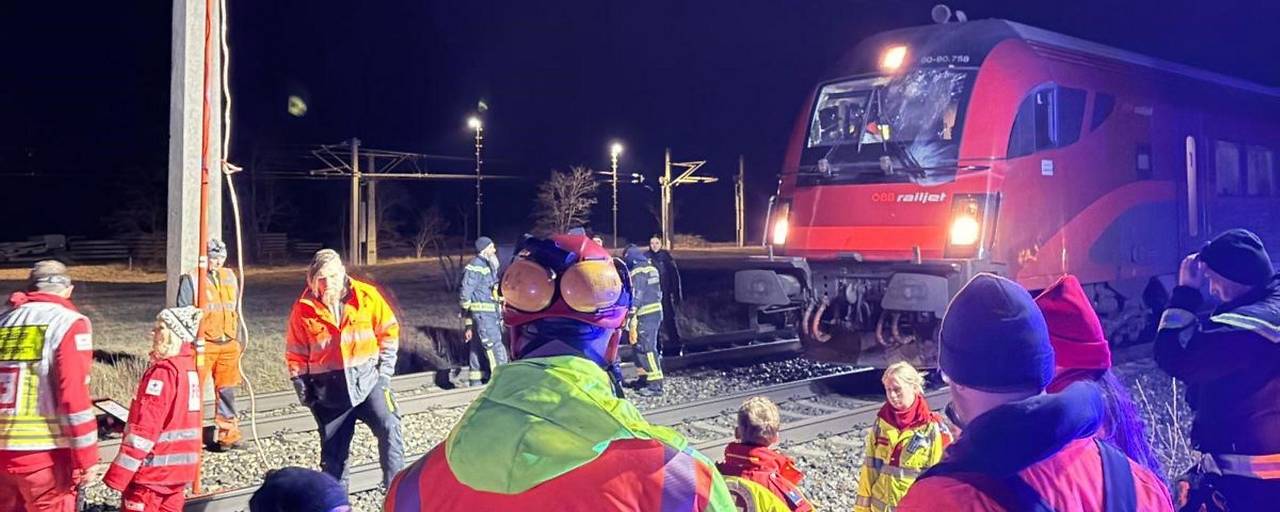 Aşağı Avusturya’da Elektrik Hattı Hasarı Nedeniyle Tren Boşaltıldı