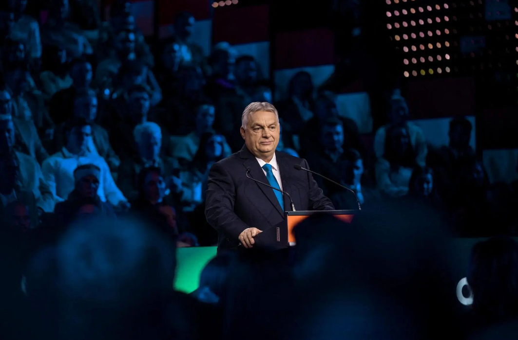 Orbán ve Avrupa Birliği | İttifak, Çatışma ve Gelecek