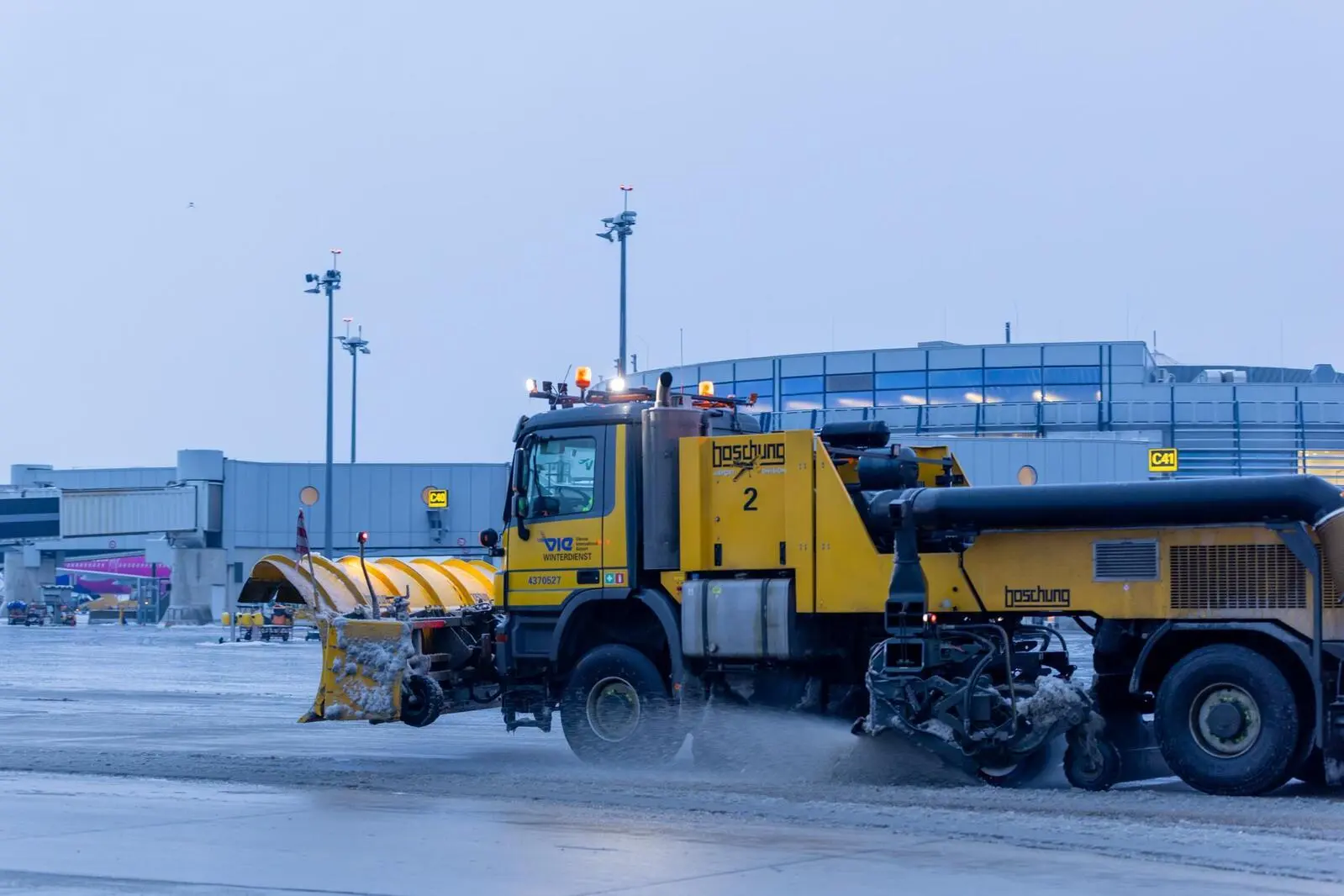 Viyana Havalimanı’nda Uçuşlar Geçici Olarak Durduruldu