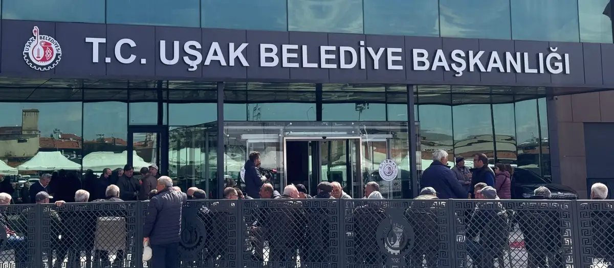 Uşak ve Marmaris belediyelerine operasyon