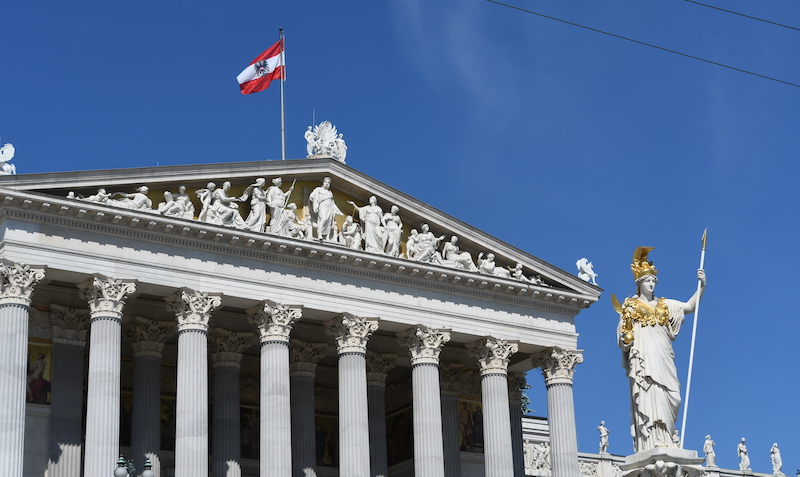 Kadına şiddet planı Meclis’te: FPÖ sıraları boş kaldı, ÖVP’de ayrışma