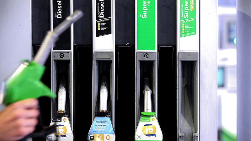 Düşen petrol fiyatları Avusturya pompalarına ne zaman yansıyacak?