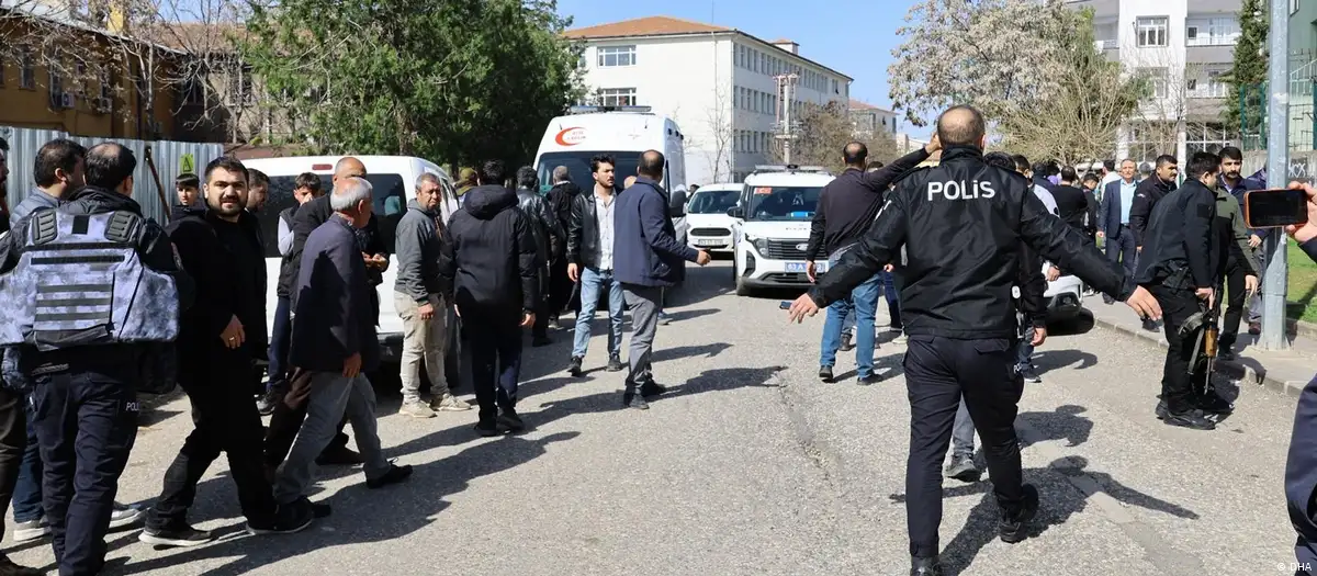 Okula silahlı saldırı | 16 yaralı