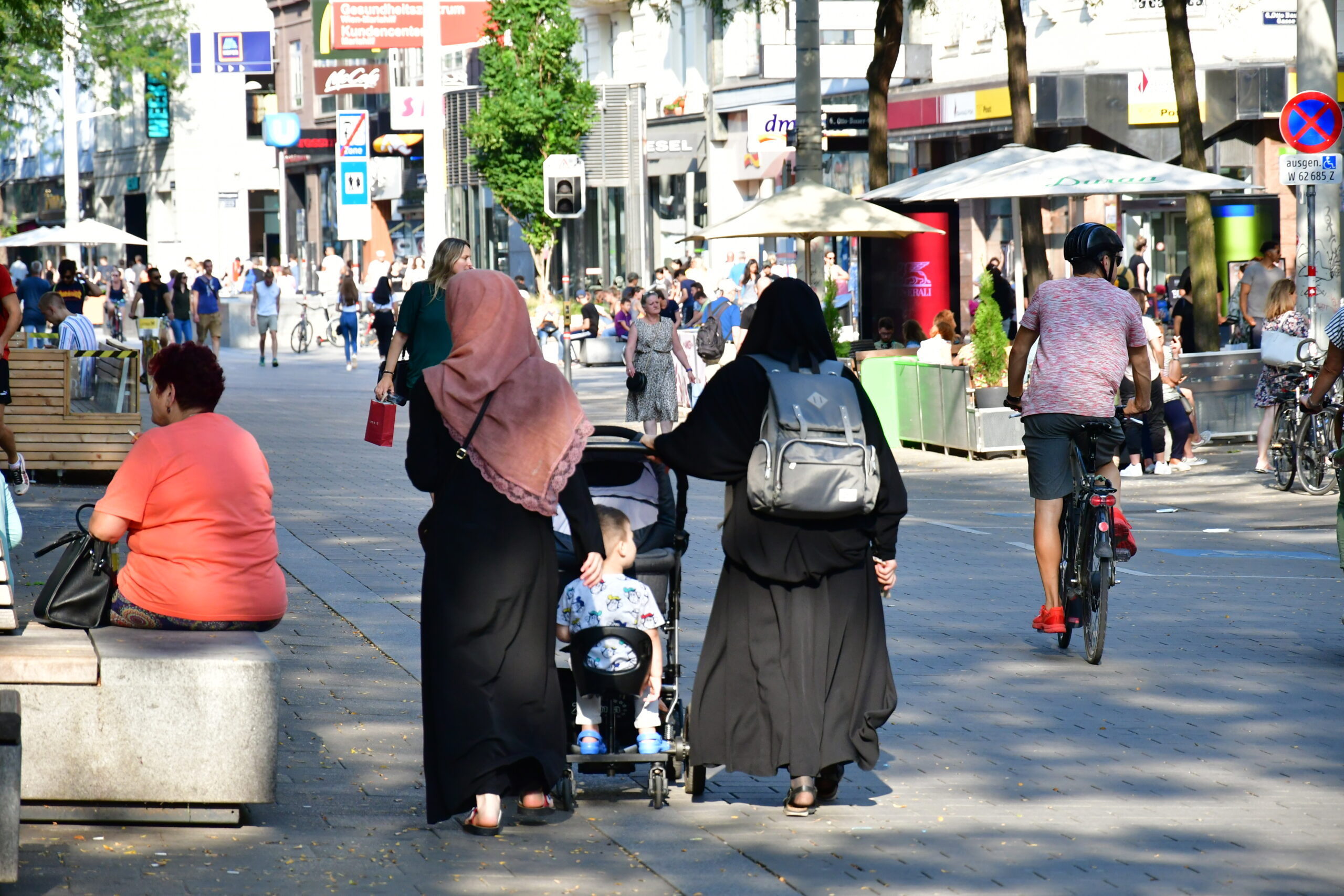 Avusturyalı komşu, Müslüman aileyi 17 kez şikâyet etti