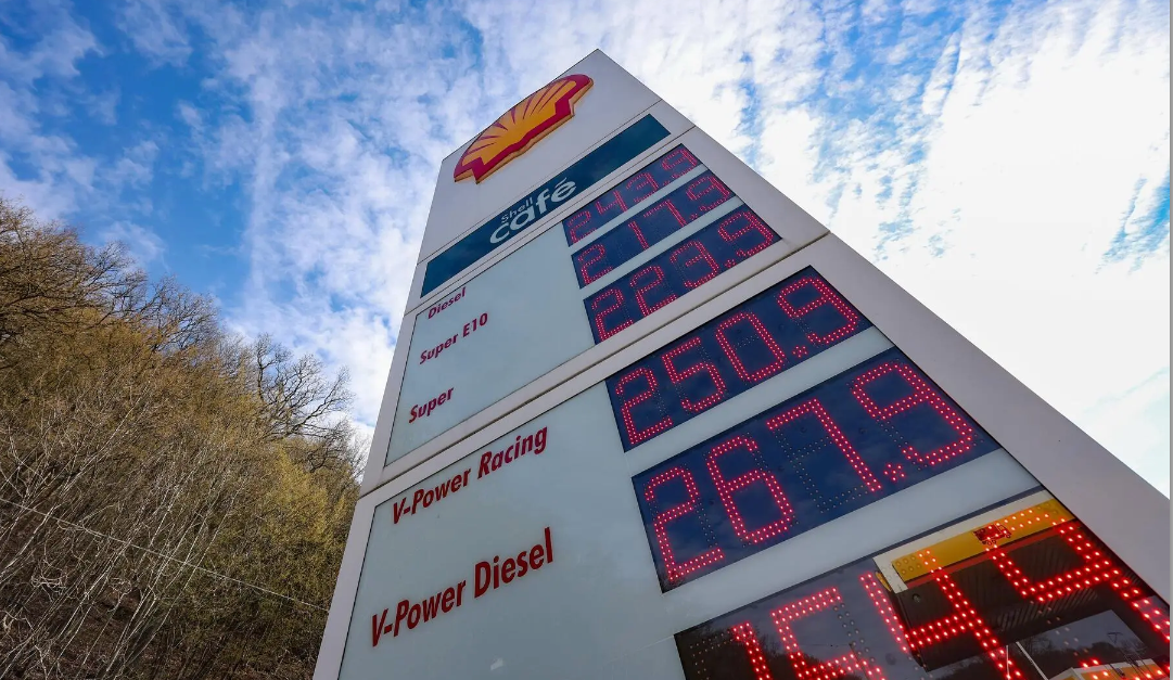 Dizelin litre fiyatı tekrar 2,20 Euro’nun üzerine çıktı | “Aşırı kâr vergisi” gündemde