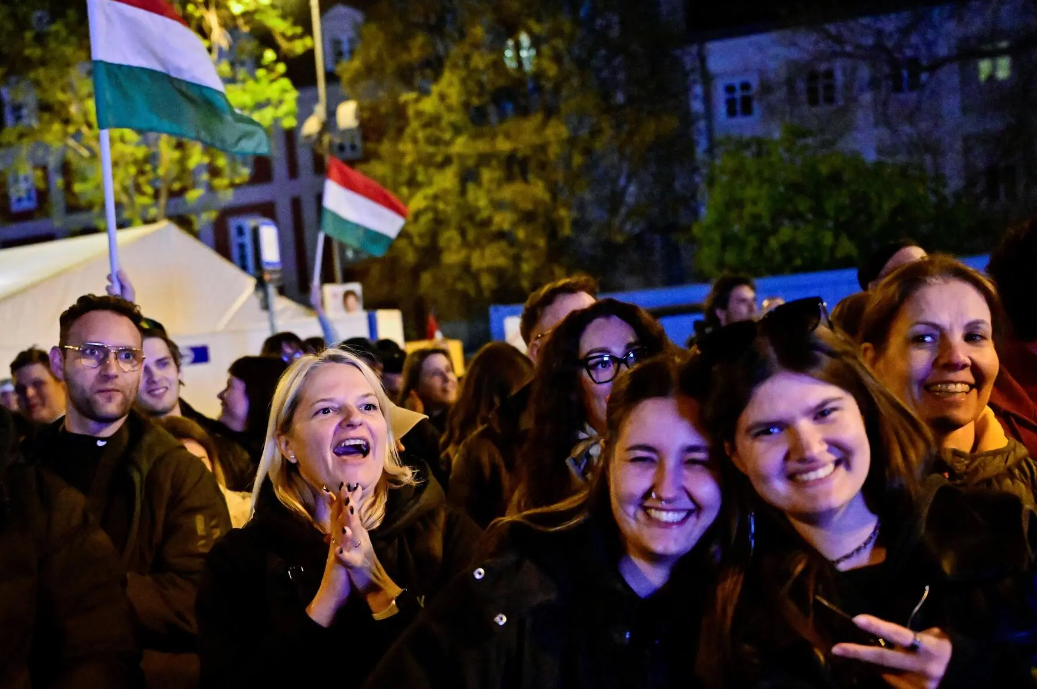 Macaristan’da 16 yıllık Orban dönemi bitti