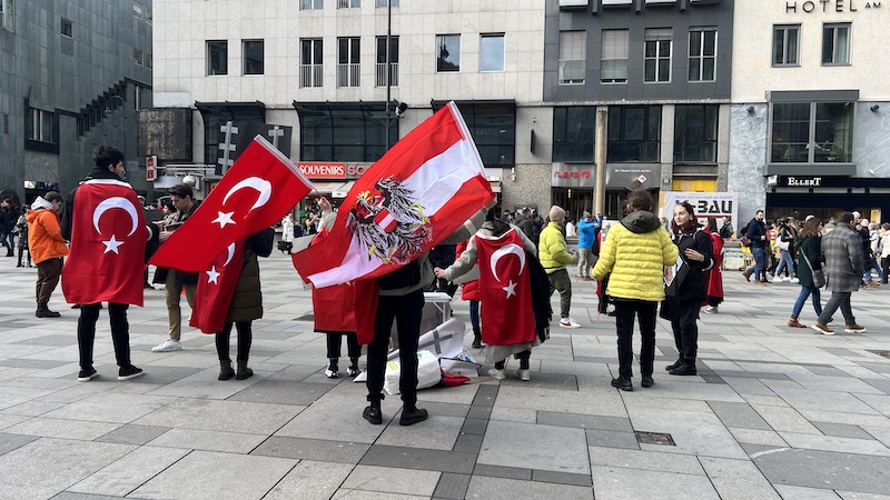Junge Menschen zwischen der Türkei und Österreich in der Zange