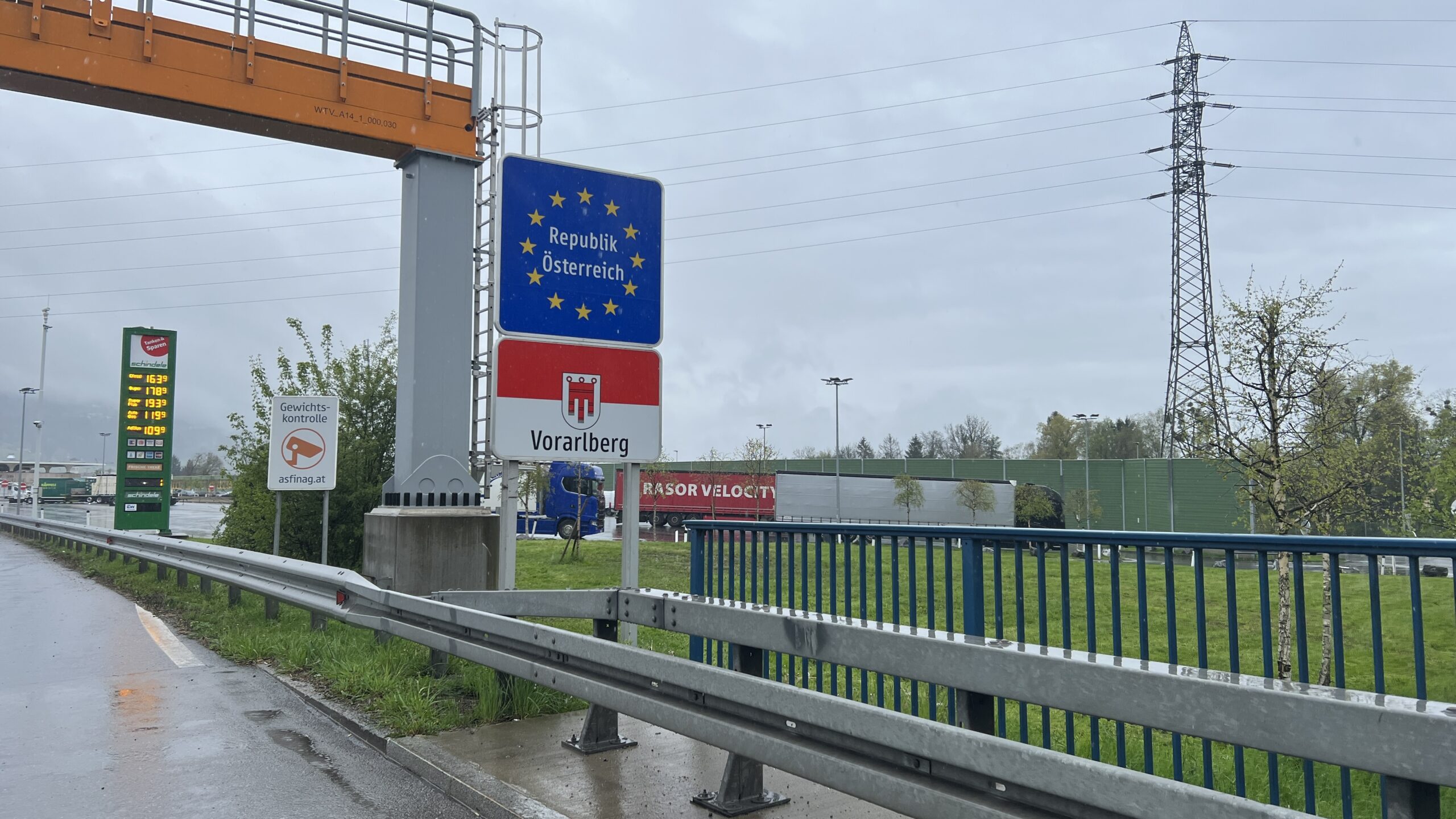 Avusturya’da Üç Ayda 1900 Kişiye Zorunlu Çıkış