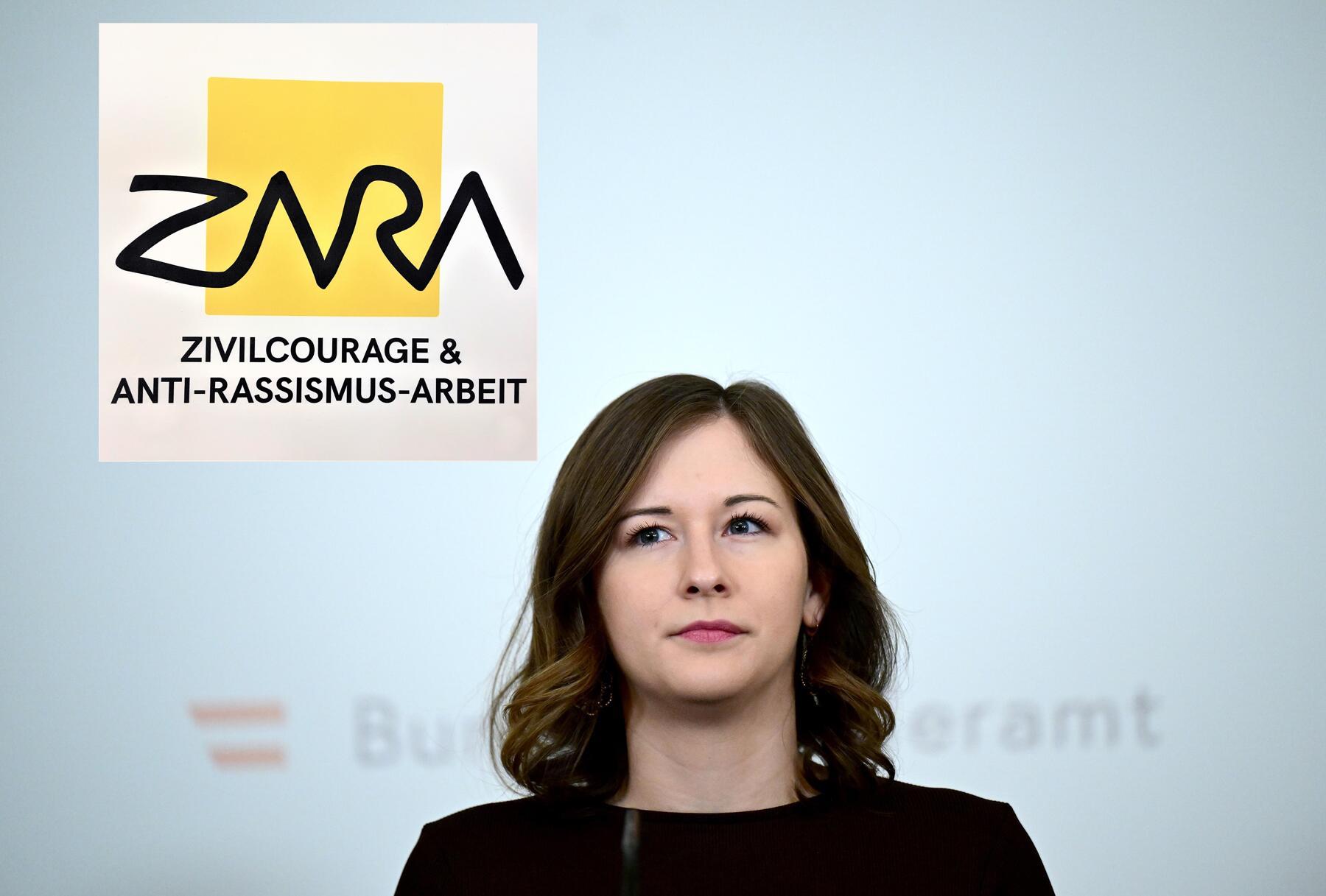 Hükümet, ırkçılığa karşı çalışan ZARA’ya yardımı kesti