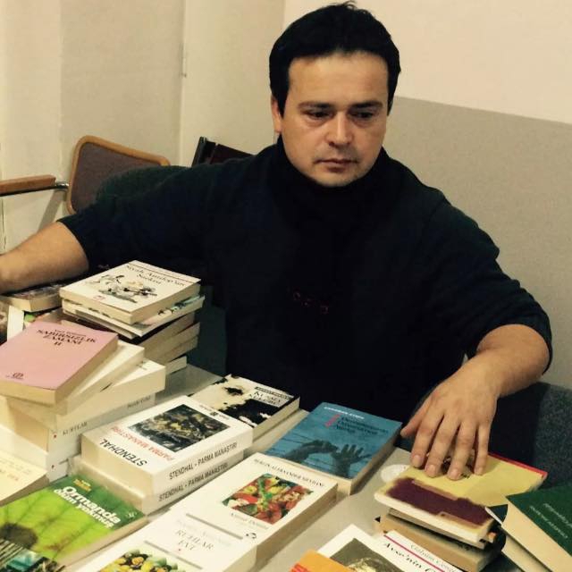 Hiç Tanımadığım Bir Okura Kitaplarımı Vermek | Sokrates’ten Bir Okura