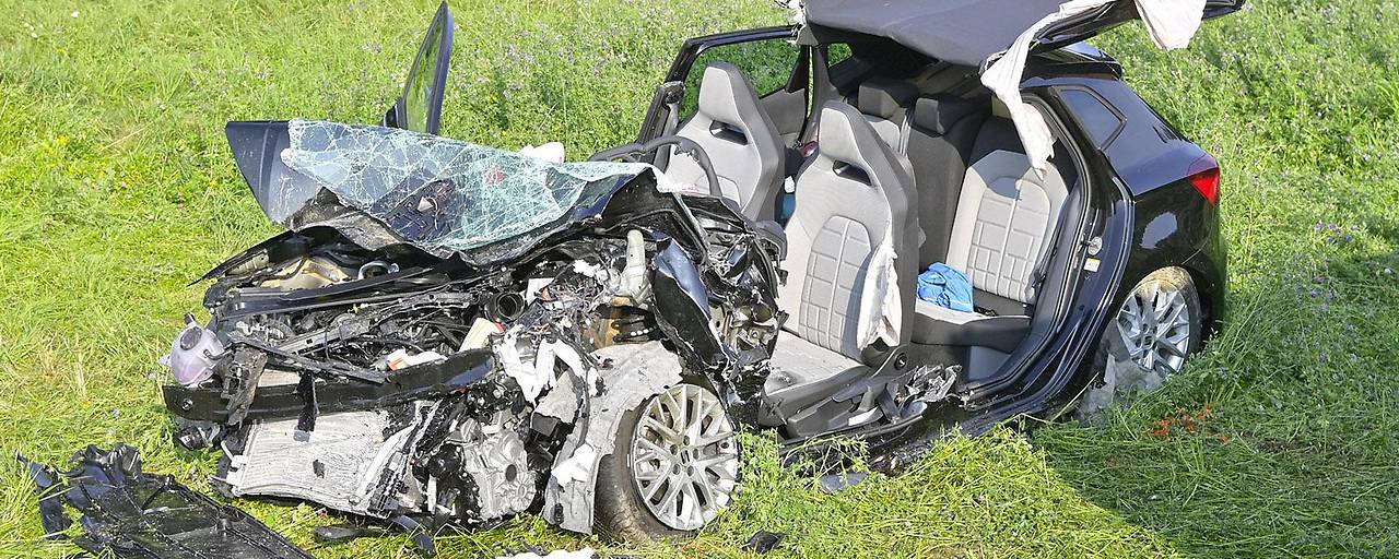 Avusturya’da Feci Kaza: İki Kişi Hayatını Kaybetti, Beş Kişi Yaralandı