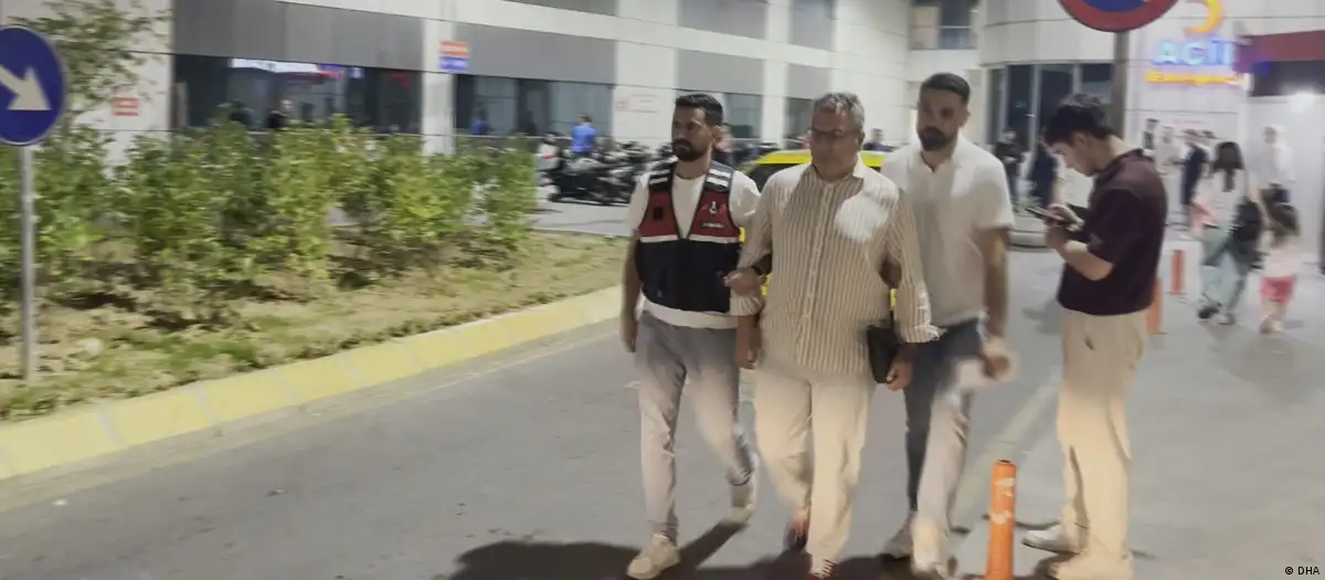 Gazeteci Cem Küçük şantaj suçlamasıyla gözaltına alındı
