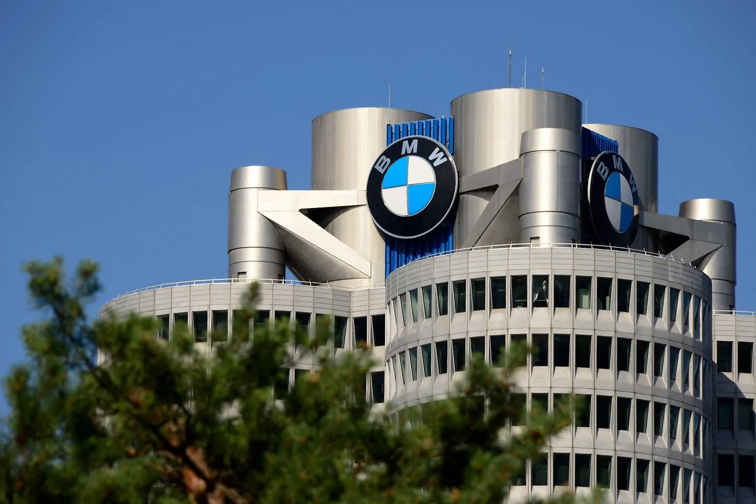 BMW  8 bin kişiyi işten çıkaracak