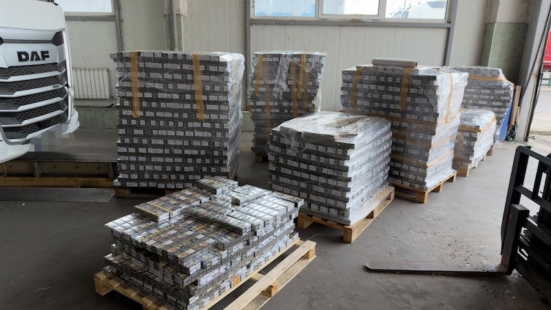 Türkiye’den Fransa’ya gidiyordu | Alüminyum panellerin içine 1,14 milyon kaçak sigara gizlenmiş