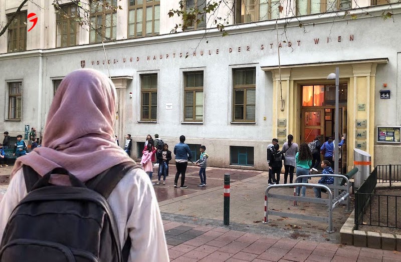 Kopftuch in Österreich | Integrationspolitik oder Identitätskampf?