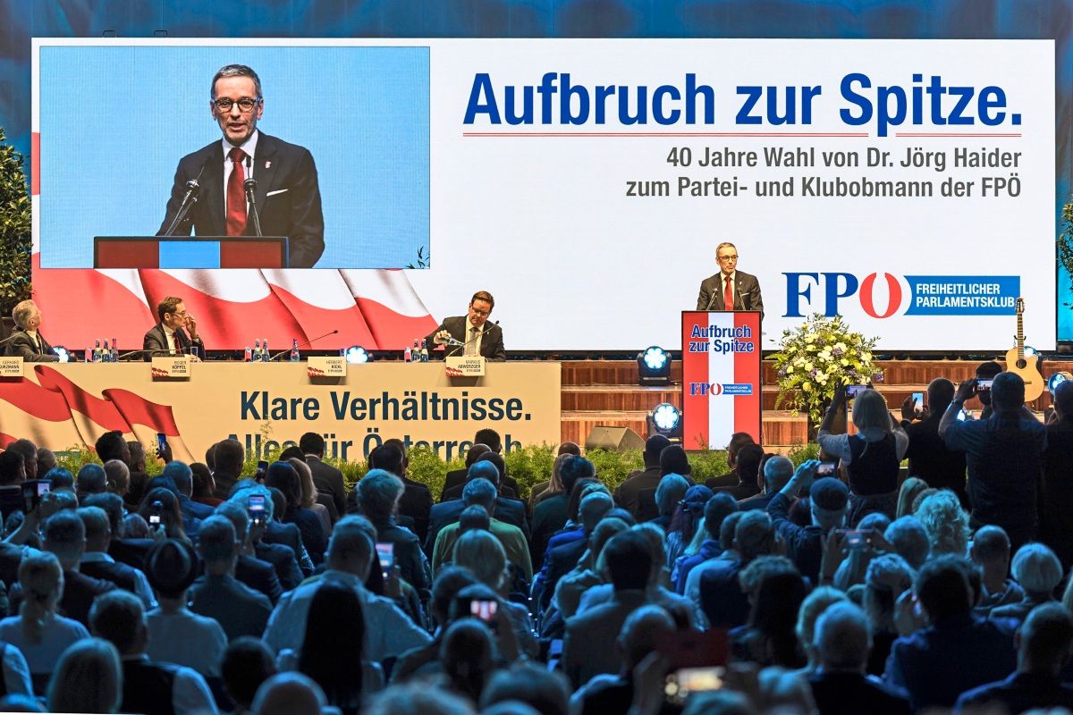 Haider hatırlanıyor, Strache unutuluyor | FPÖ’de Stalin ve Troçki’nin gölgesi
