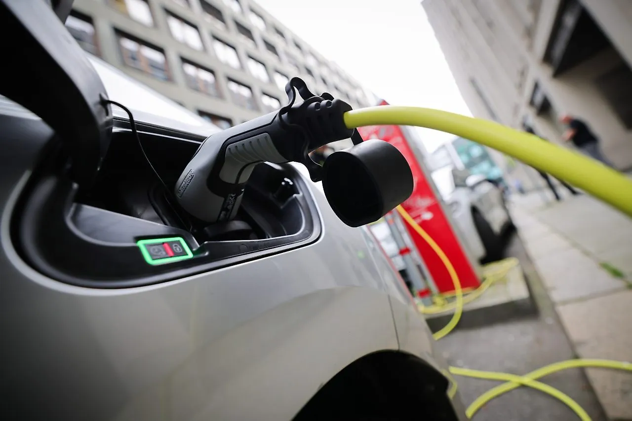 Elektrikli otomobilin yakıtı benzinliden yüzde 33 daha ucuz